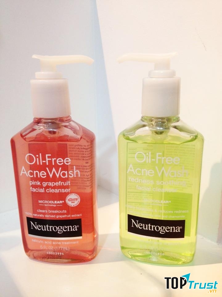 Hãy sử dụng những sản phẩm có chiết xuất từ nha đam hoặc nghệ vì chúng có tác dụng làm mềm dịu cho làn da dầu.