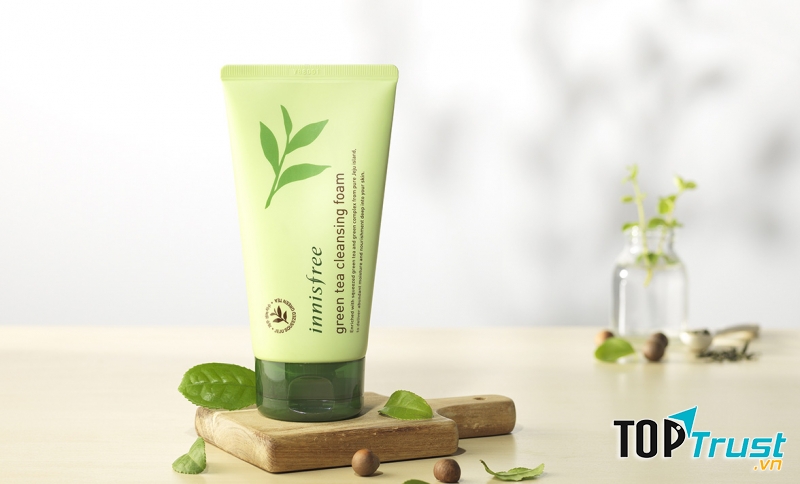 Dòng sữa rửa mặt làm trắng da dành cho da khô và da hỗn hợp