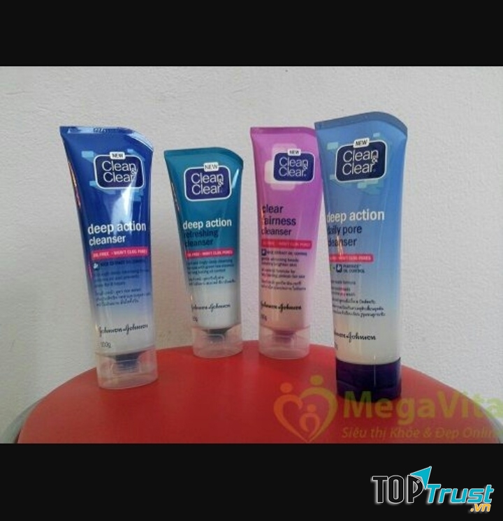 Sữa rửa mặt Clean & Clear