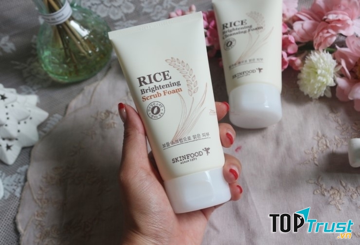 Sữa rửa mặt Rice Brightening Cleansing Foam