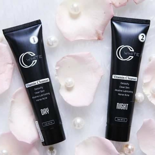 Sữa rửa mặt thải độc Vitamin Cleanser CC White
