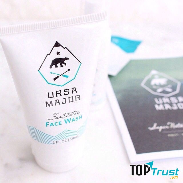 Sữa rửa mặt Ursa Major Fantastic Face Wash