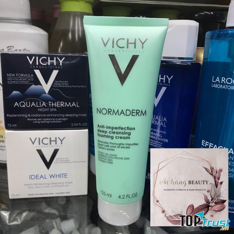 Sửa rửa mặt dạng kem giúp ngăn ngừa mụn