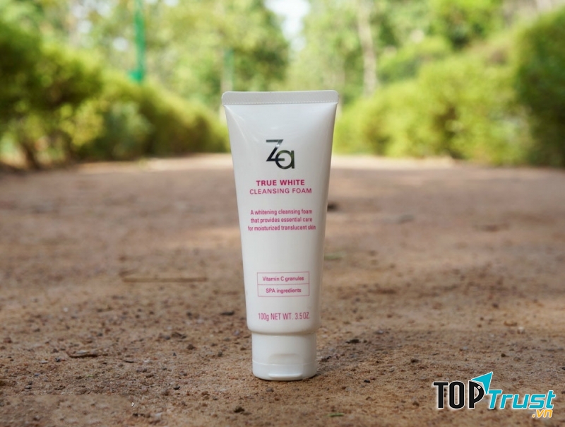 Sữa rửa mặt Za True White ExCleansing Foam.