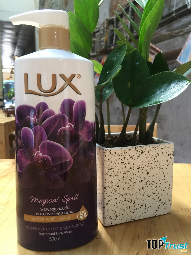 Sữa Tắm Lux Magical Spell Tím