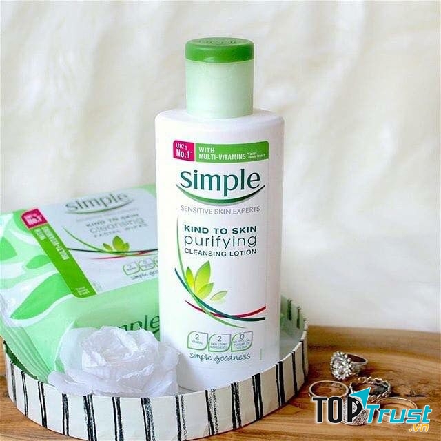 Sữa tẩy trang Simple Kind To Skin Purifying Cleansing Lotion