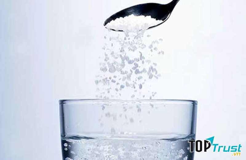 Nên súc miệng bằng nước muỗi 3 lần mỗi ngày