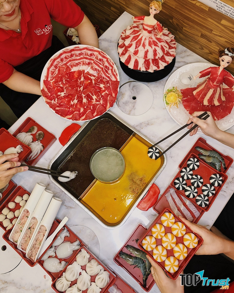 Từ những món cá thơm ngon, tươi sống cho đến món bạch tuột, tôm lớt hấp dẫn hết phần