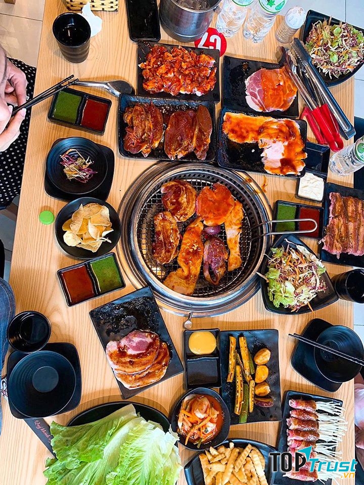 Nếu như bạn ở Vĩnh Phúc thì có thể tìm đến địa chỉ món nướng hấp dẫn nổi tiếng có tên Sukii BBQ.