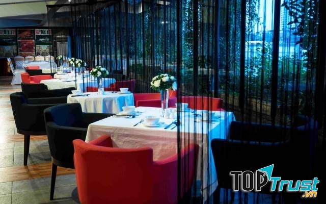Không gian sang trọng, tinh tế của nhà hàng Sum Villa