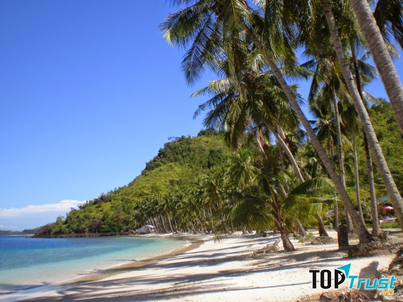 Đảo Sumatra rộng lớn hàng năm thu hút rất nhiều khách du lịch.