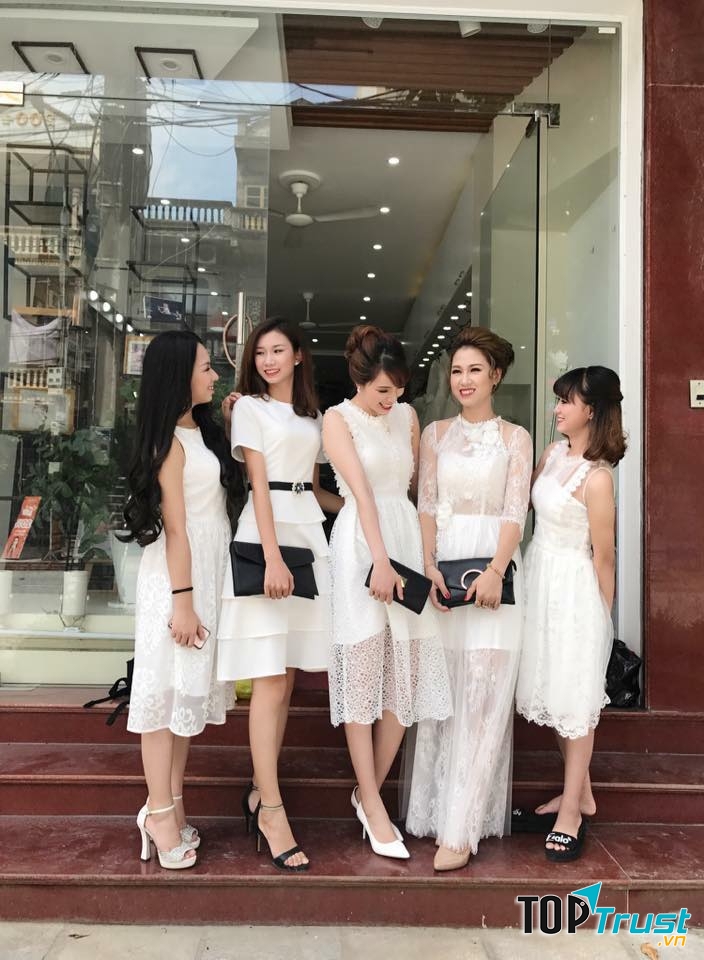 Sun Boutique là một thiên đường đầm dự tiệc giá rẻ mà vẫn chất lượng, đầy đủ phong cách dễ thương, trưởng thành, gợi cảm, vintage,… đáp ứng được mọi yêu cầu, sở thích của các chị em