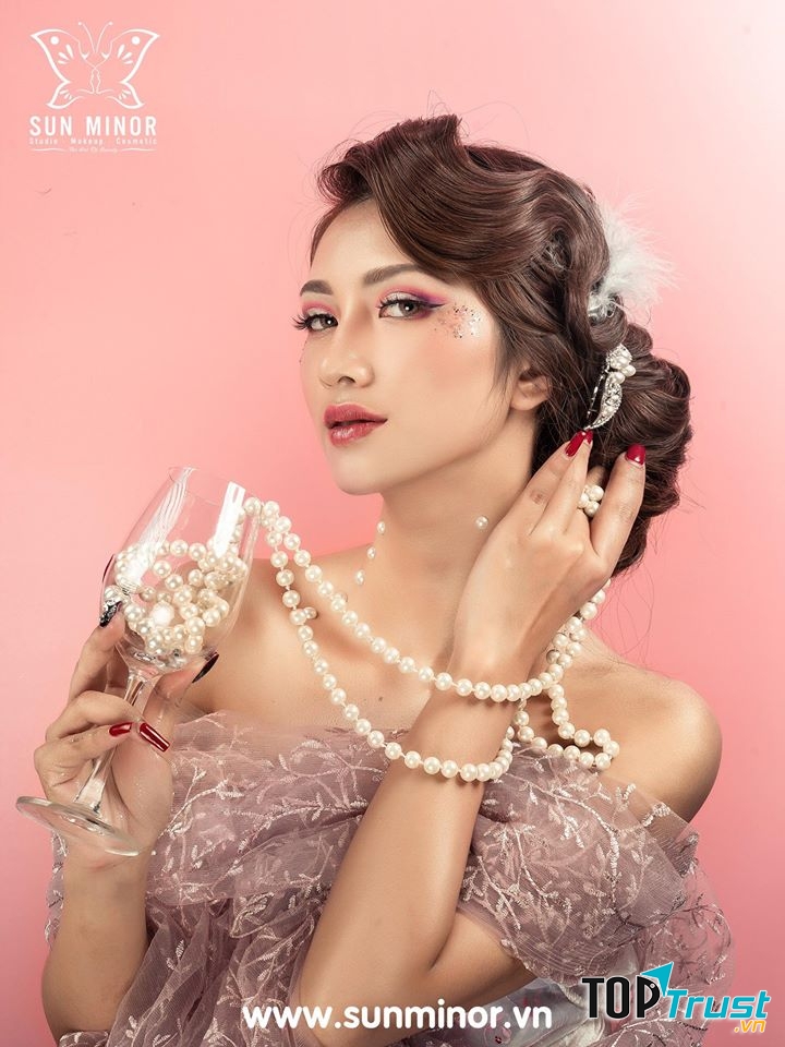 Sun Minor MakeUp Artist