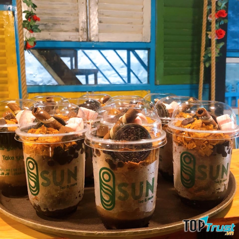 Sunny Pieces Milk Tea là tiệm đồ ăn vặt không còn xa lạ với mọi người ở Thủ Dầu Một.