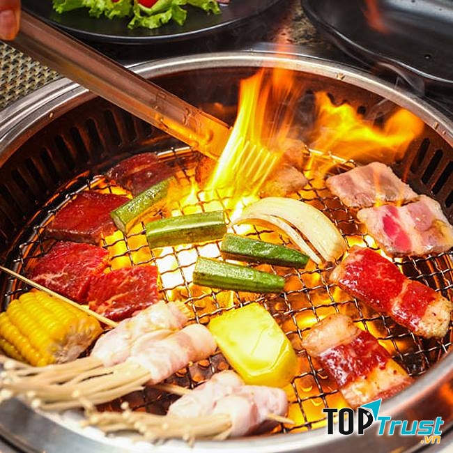 Buffet hấp dẫn tại nhà hàng