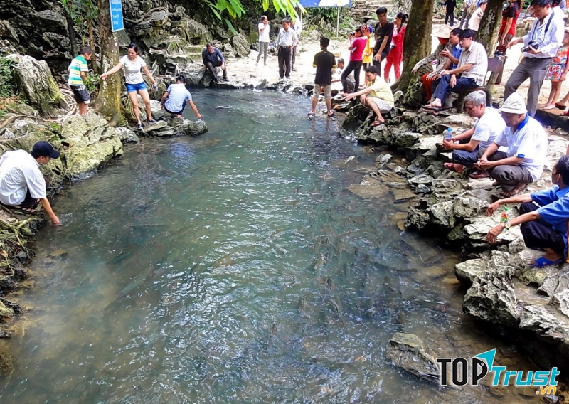 Suối khoáng nóng Hua Pe