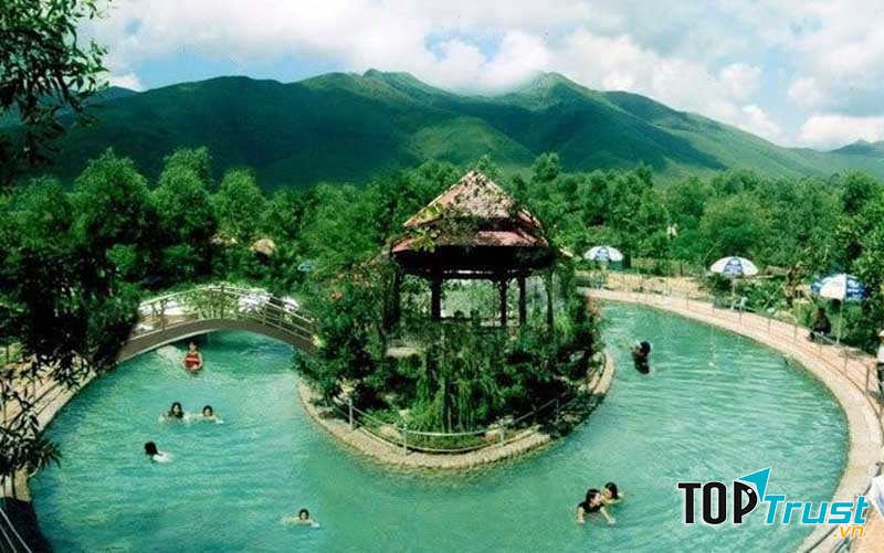 Suối khoáng Thanh Tân, điểm đến thú vị dịp 8/3