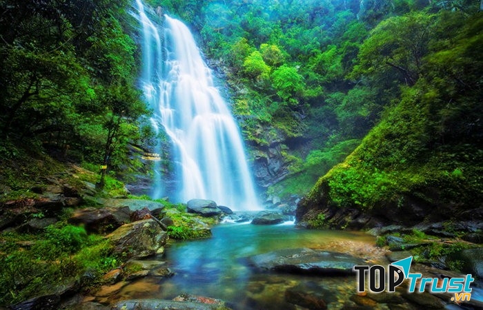 Thác Khe Kèm - dải lụa trắng giữa đại ngàn