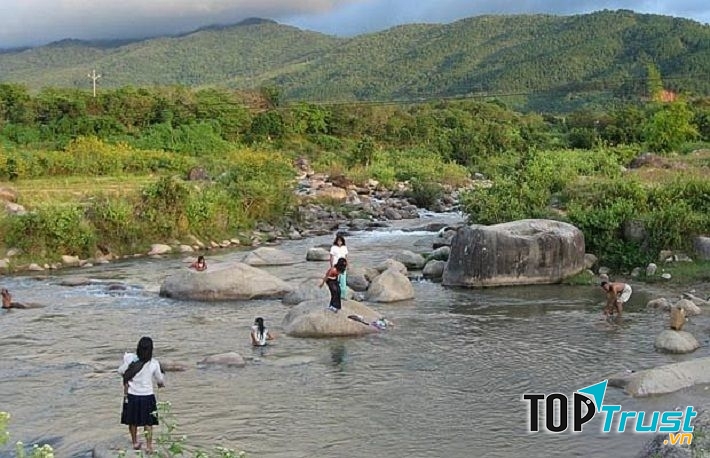 Suối nước nóng Hua Pe