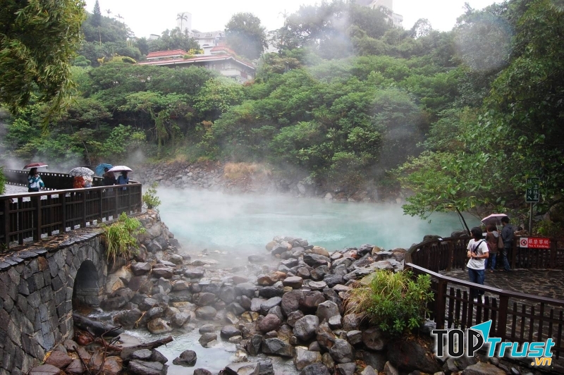 Suối nước nóng Tri Bản nổi tiếng nhất nhì ở Đài Loan