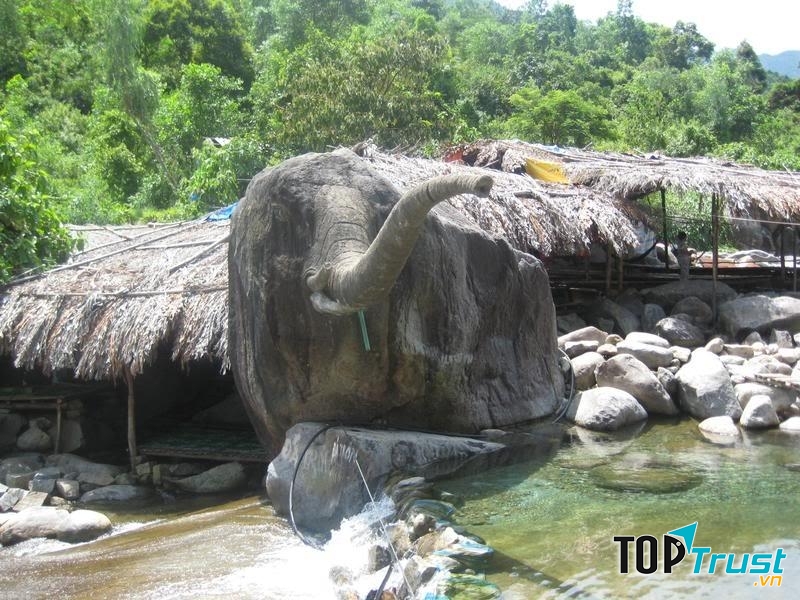 Khu du lịch Suối Voi