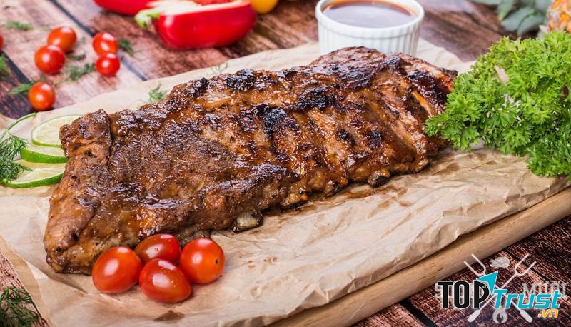 Hộp sườn ấm nóng, ngập sốt đến tay thực khách