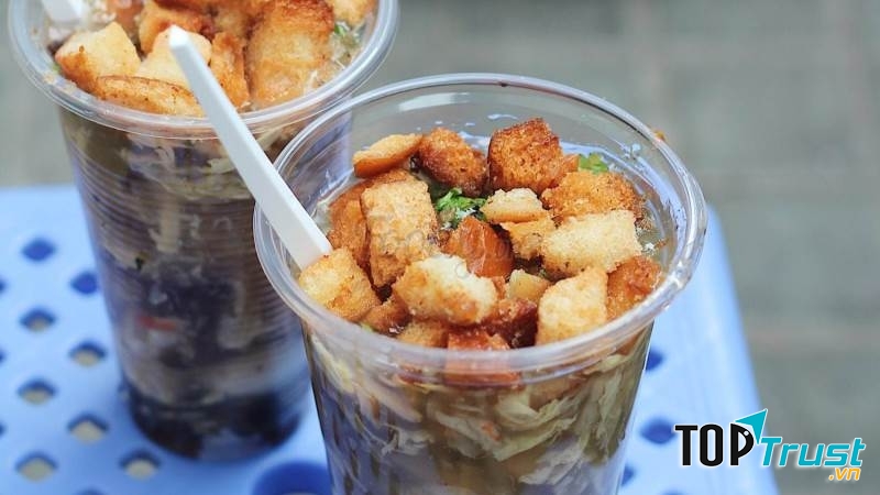 Súp cua ngon khi ăn cùng sa tế