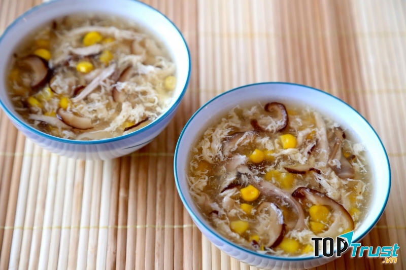 Món súp gà thơm ngon