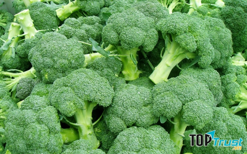 Súp lơ xanh được xếp vào top những thực phẩm có tác dụng giảm cân tốt nhất.