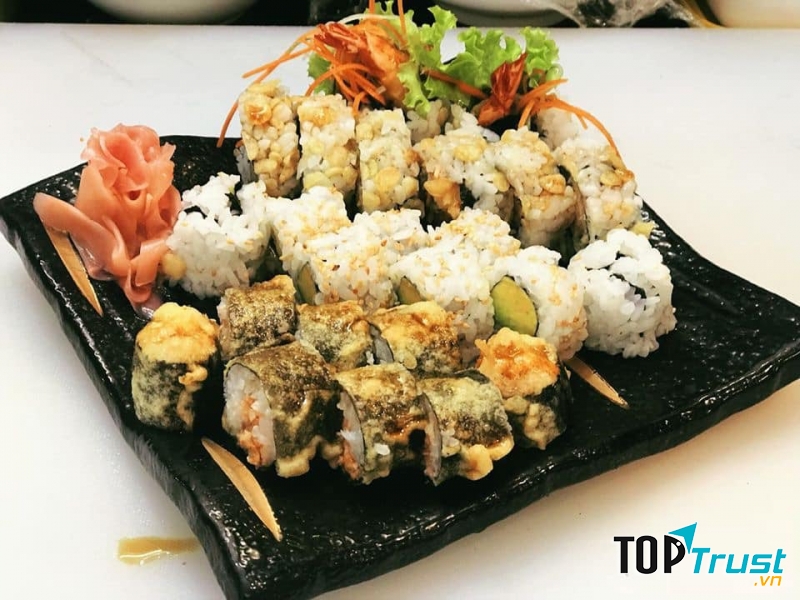 Menu của Sushi & Maki cực kỳ phong phú, thực khách thoả thích lựa chọn để thưởng thức những món ăn đậm chất Nhật Bản