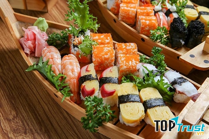 Thuyền sushi đa dạng hương sắc