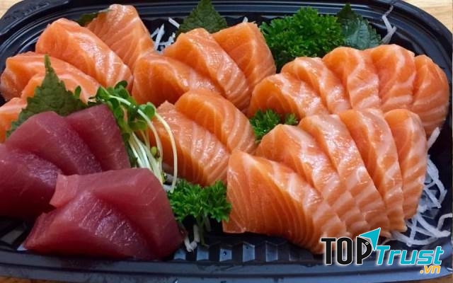 Sushi hấp dẫn ở nhà hàng