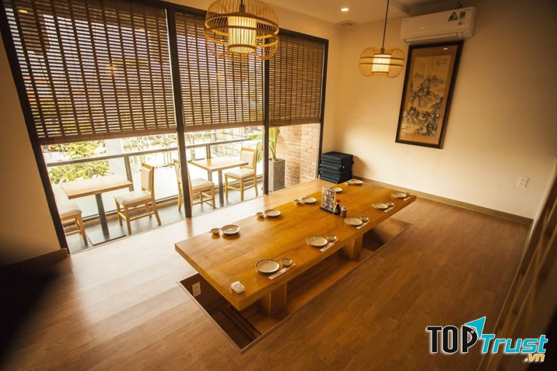 Không gian tại Sushi Nhí