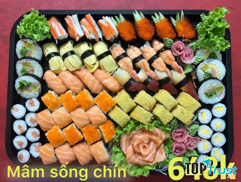 Điểm nhấn tại Sushi Phước Ngư Đông Hải chính là những combo mâm sushi, sashimi chín, sống cực kỳ đặc biệt