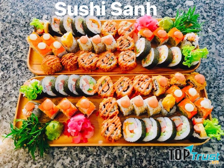 Thực đơn phong phú với vô vàn các món ăn truyền thống và hiện đại của Nhật Bản được các đầu bếp tại Sushi Sanh trình bày một cách sinh động, vừa thơm ngon cũng vừa bắt mắt