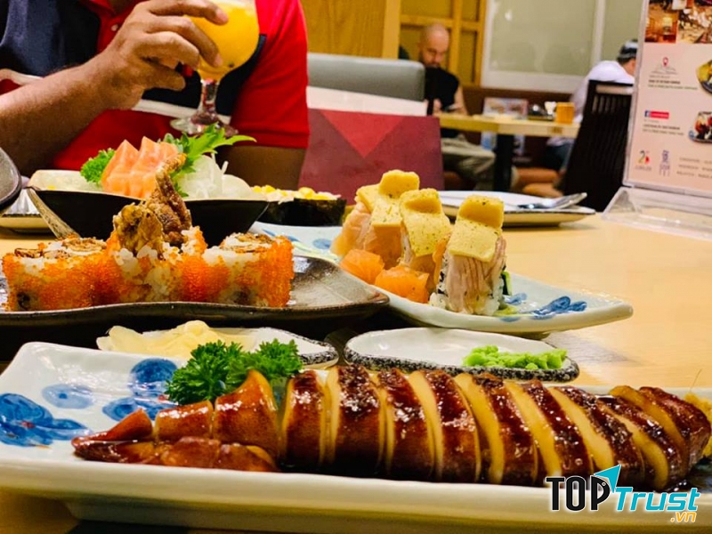 Món ăn hấp dẫn tại nhà hàng