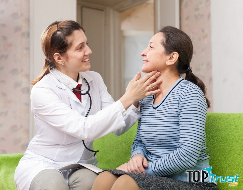 Suy giáp có thể gây rụng tóc