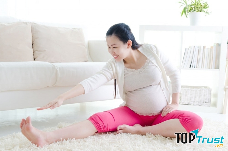 Vận động nhẹ nhàng giúp bà bầu thoải mái khỏe mạnh hơn