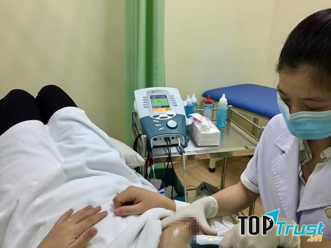 Thông tia sữa với máy móc hiện đại tại trung tâm thông tắc tia sữa