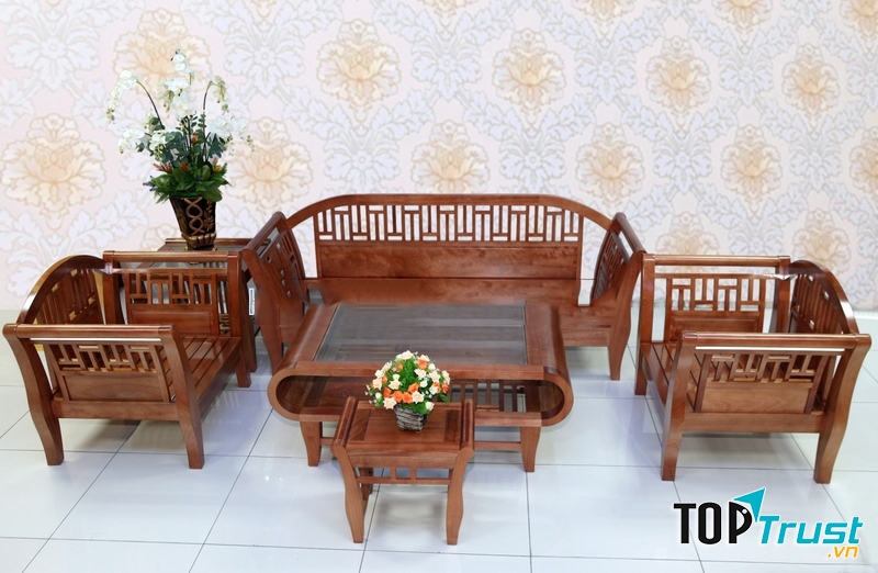 Ngày nào bố cũng lau chùi bộ sa-lông một, hai lần.