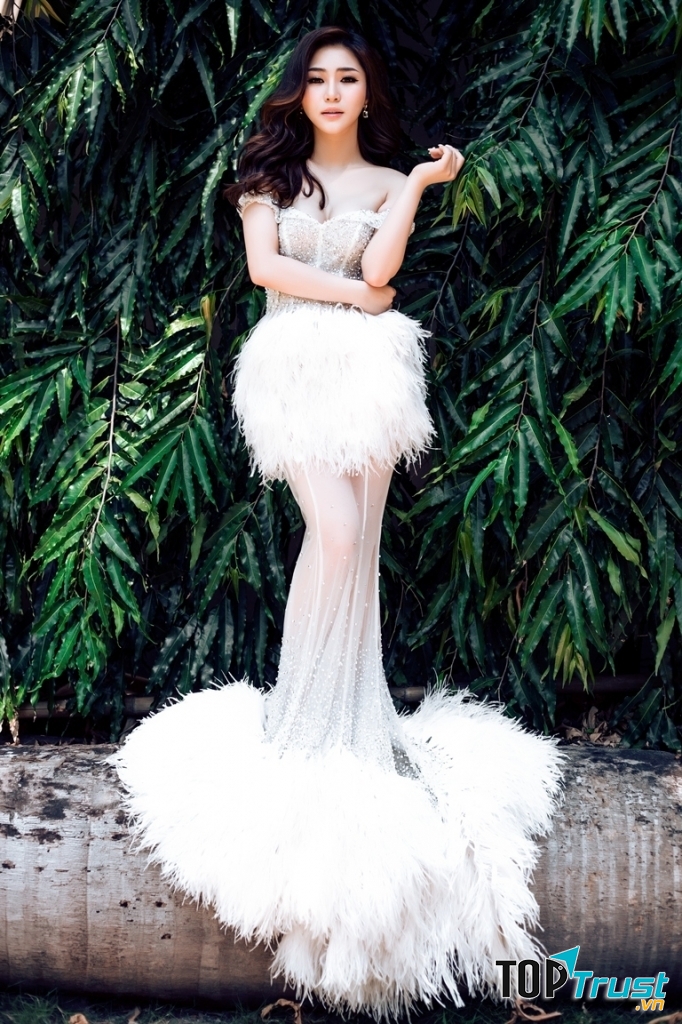 Hương Tràm vô cùng xinh đẹp trong MV Ta còn thuộc về nhau