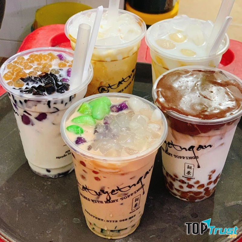 Tạ Tuyết Ngân