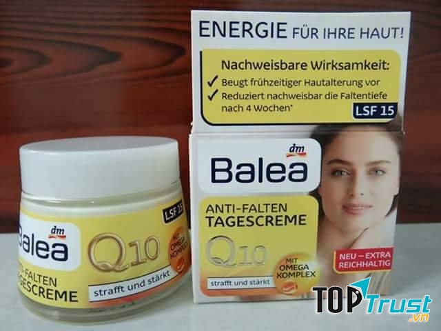 Kem dưỡng da ban ngày