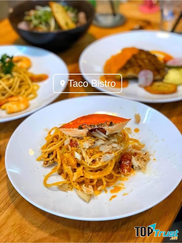 Tại quận 10, bạn còn có thể tìm đến đường Tô Hiến Thành để thưởng thức món Âu vô cùng chuẩn vị ngon đúng điệu.
