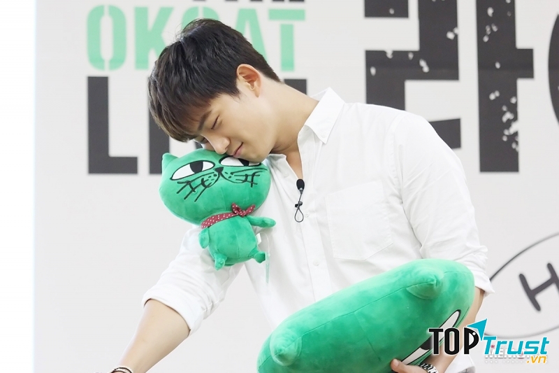 Taecyeon (2PM) – Okcat