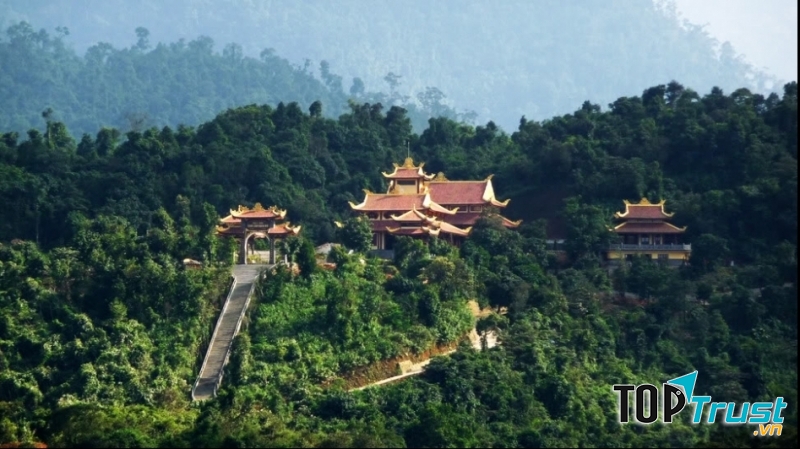 Non xanh Yên Tử với nhiều giá trị cho bạn khám phá