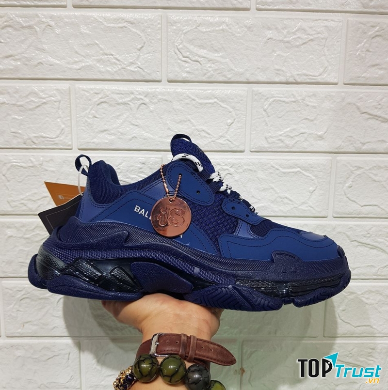 Tài Sneaker