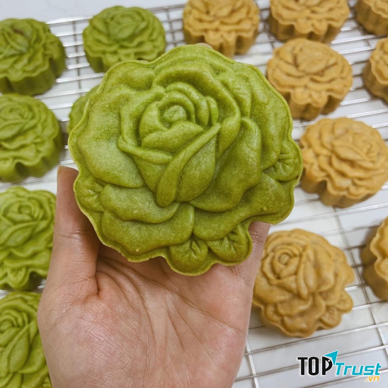 Bánh được làm tỉ mỉ rất công phu