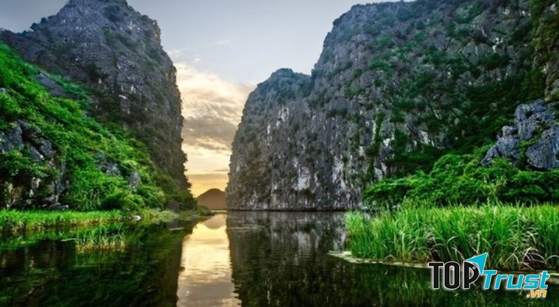Tam Cốc Bích Động