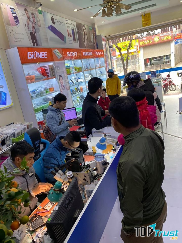 Tâm Loan ép kính điện thoại